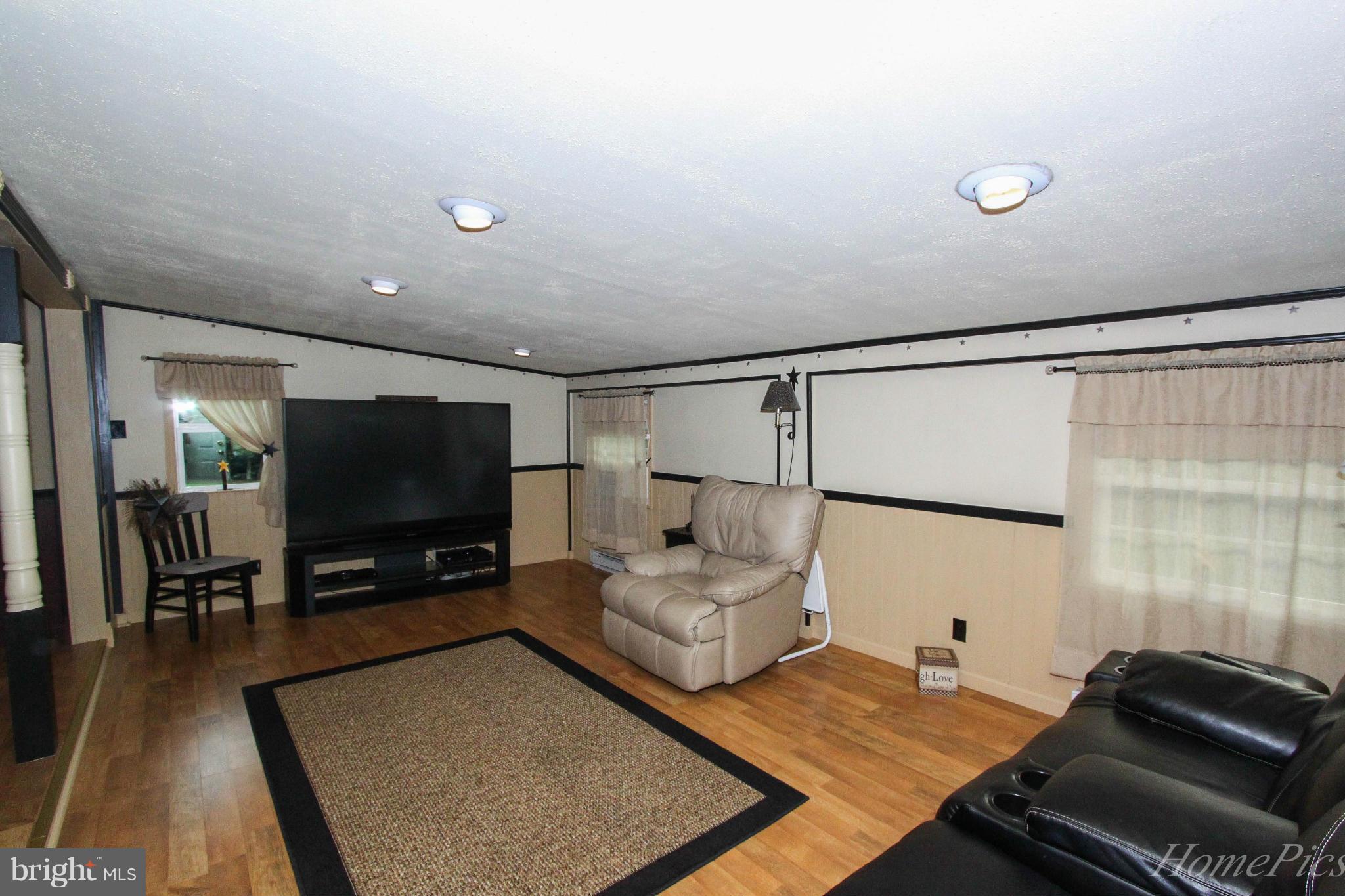 7520 Mountain Laurel Road Boonsboro, MD 21713 - Photo 16 of 30 Family Room