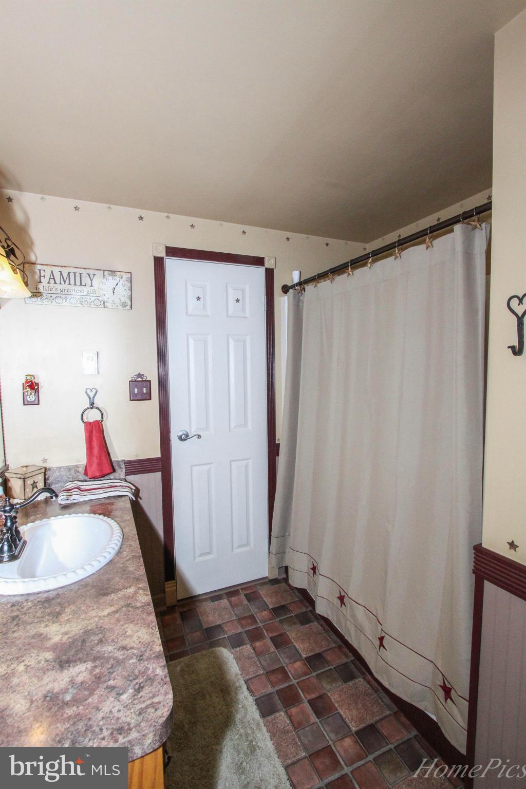 7520 Mountain Laurel Road Boonsboro, MD 21713 - Photo 25 of 30 Bath