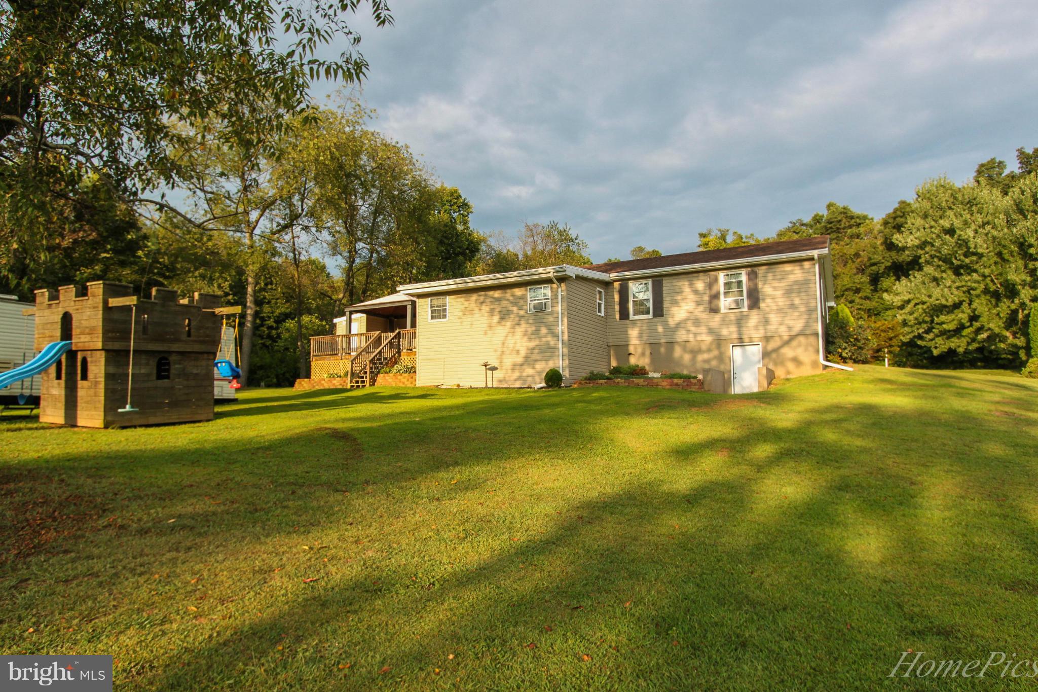 7520 Mountain Laurel Road Boonsboro, MD 21713 - Photo 6 of 30 Exterior (Rear)