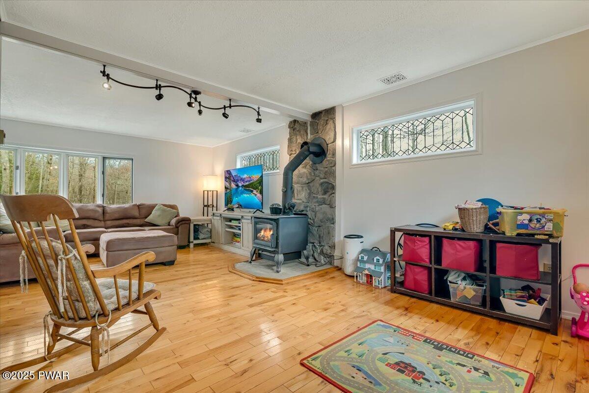 129 Meadowbrook Road Tafton, PA 18464 - Photo 20 of 69 30-Photo Apr 15 2025- 9 49 23 AM
