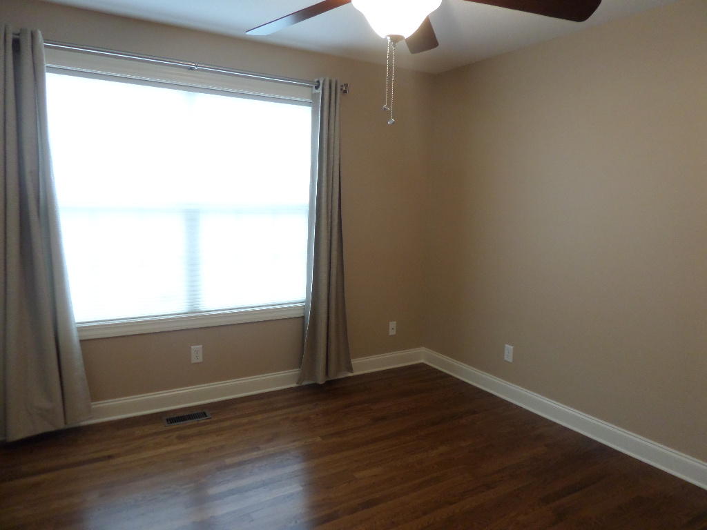 103 Cascade Lane Oak Ridge, TN 37830 - Photo 20 of 31 Bedroom 3