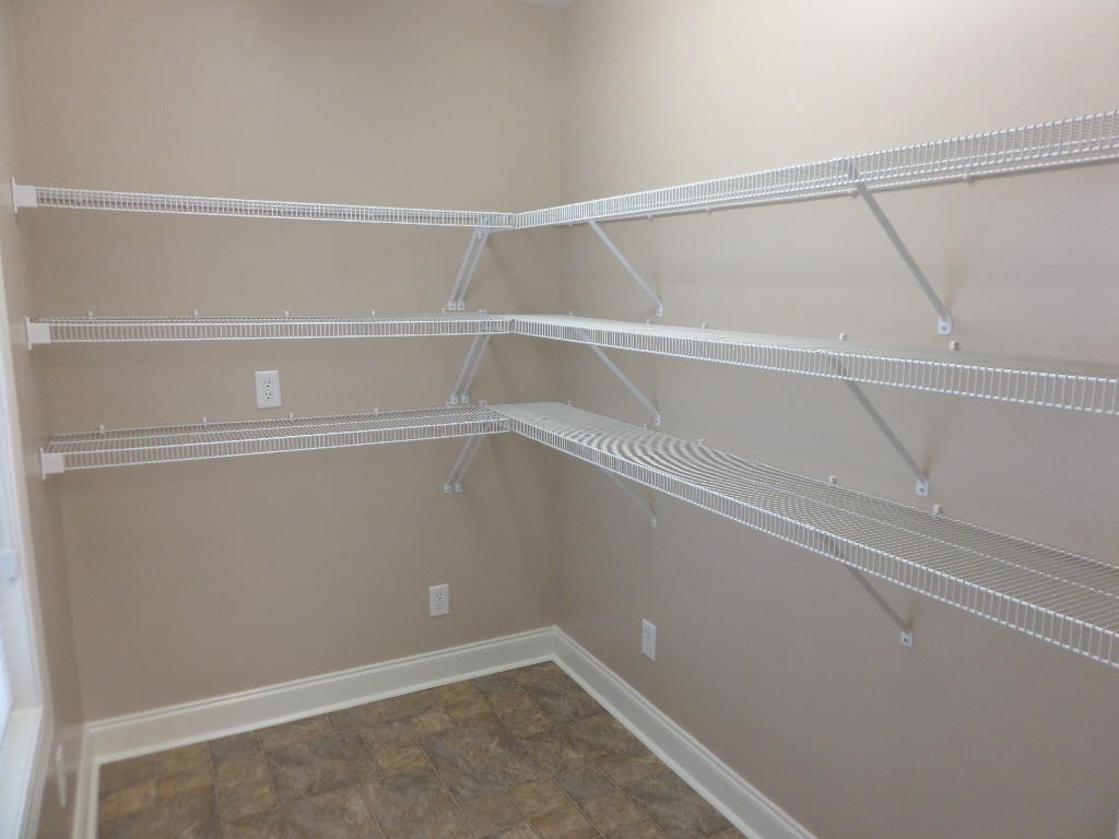 103 Cascade Lane Oak Ridge, TN 37830 - Photo 23 of 31 Pantry