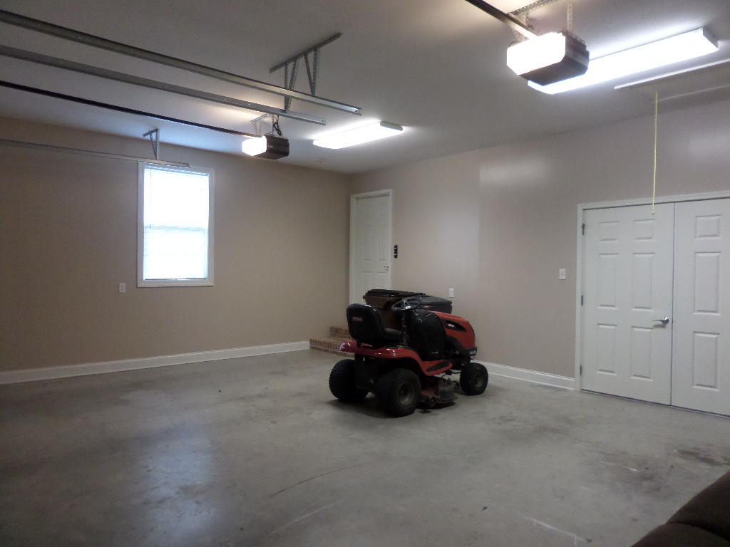 103 Cascade Lane Oak Ridge, TN 37830 - Photo 24 of 31 Garage 2