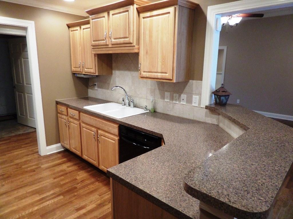 103 Cascade Lane Oak Ridge, TN 37830 - Photo 5 of 31 Kitchen 4
