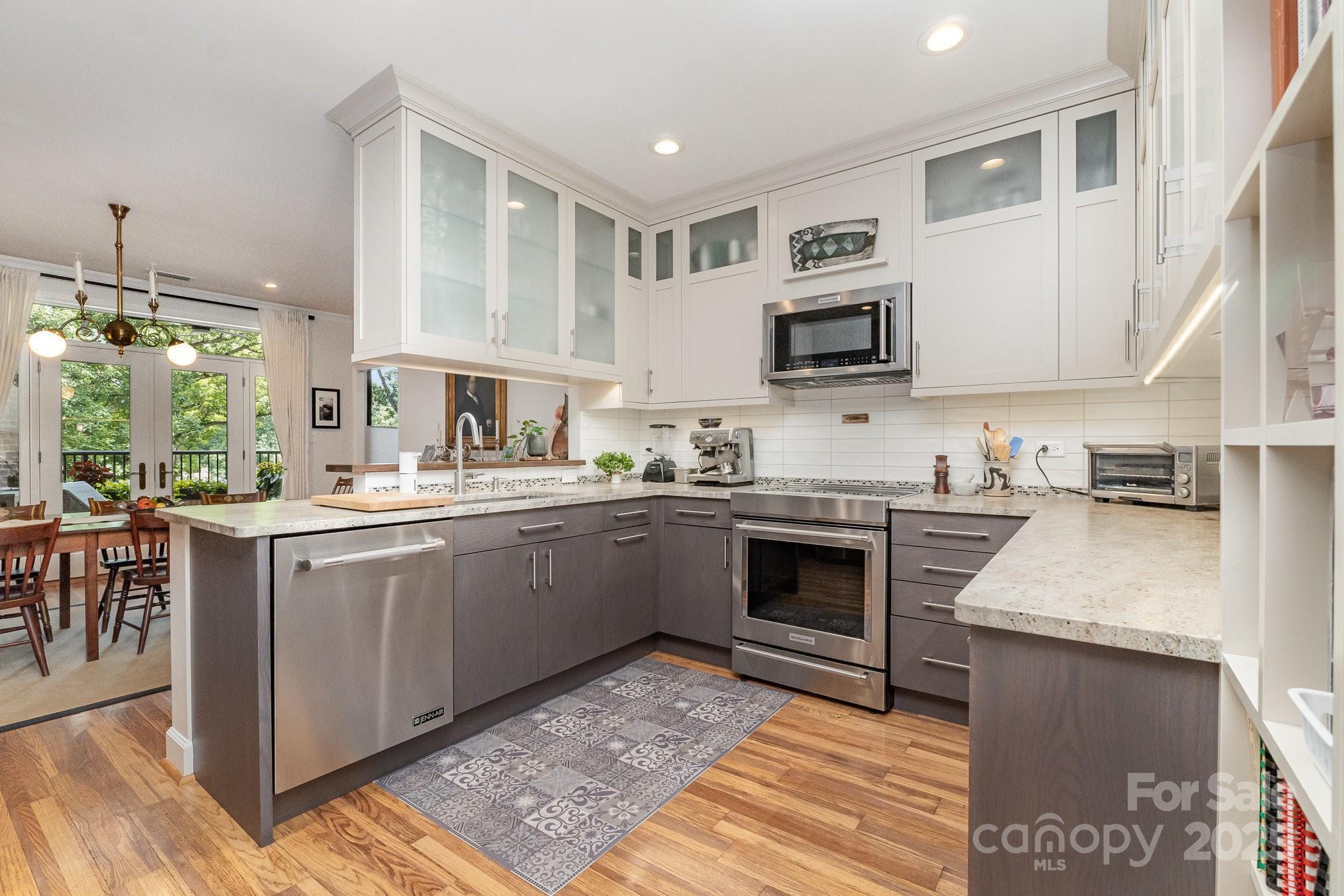 830 Cherokee Road Charlotte, NC 28207 - Photo 11 of 39 Gallery Image 11