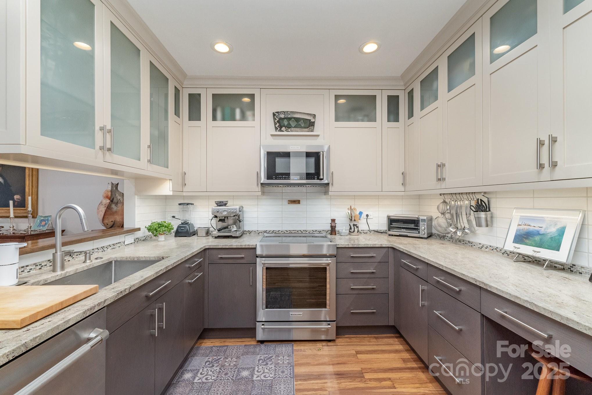 830 Cherokee Road Charlotte, NC 28207 - Photo 13 of 39 Gallery Image 13