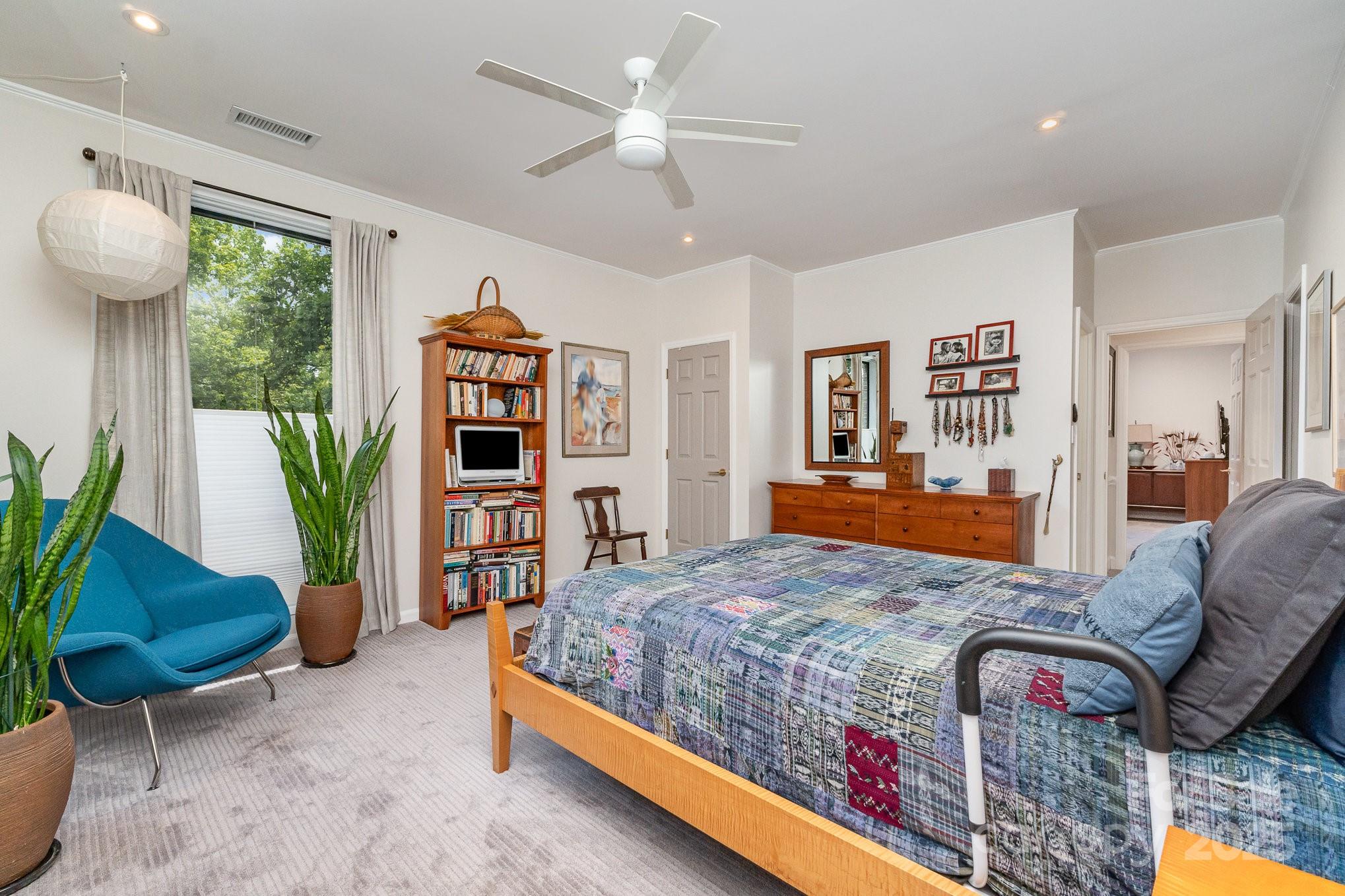 830 Cherokee Road Charlotte, NC 28207 - Photo 24 of 39 Gallery Image 24