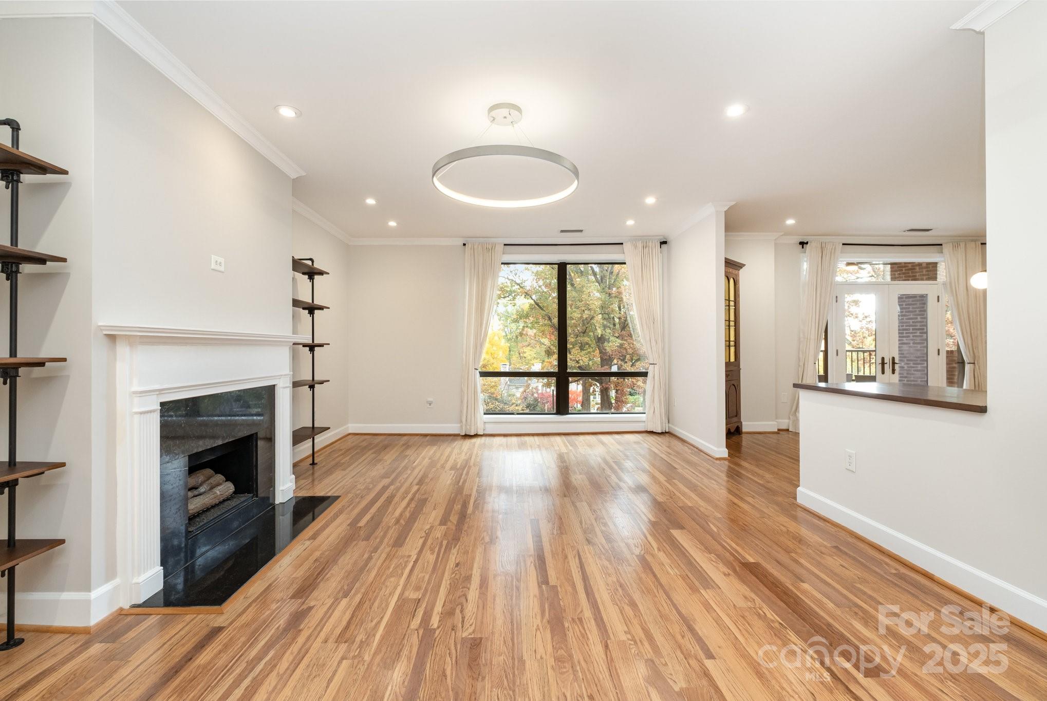 830 Cherokee Road Charlotte, NC 28207 - Photo 3 of 39 Gallery Image 3