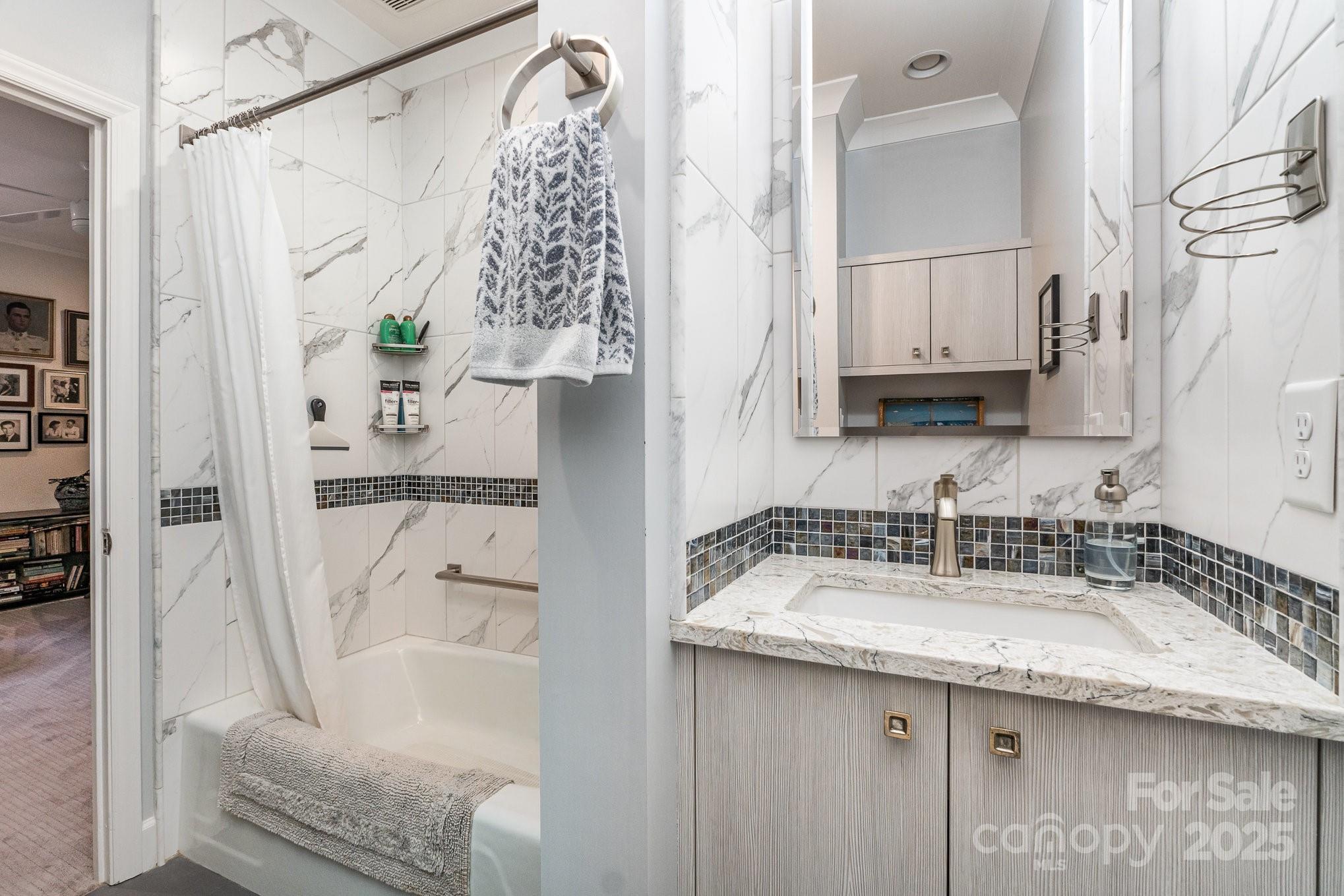 830 Cherokee Road Charlotte, NC 28207 - Photo 31 of 39 Gallery Image 31
