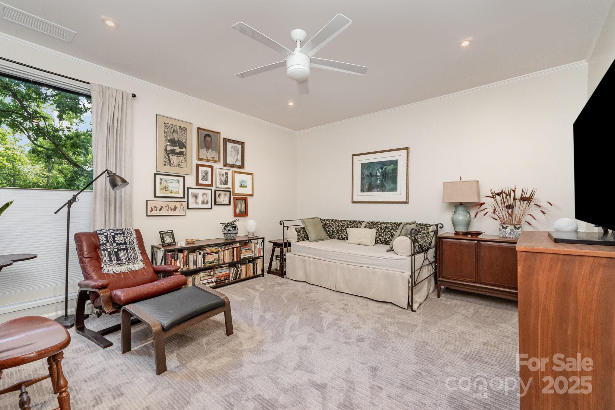 830 Cherokee Road Charlotte, NC 28207 - Photo 32 of 39 Gallery Image 32