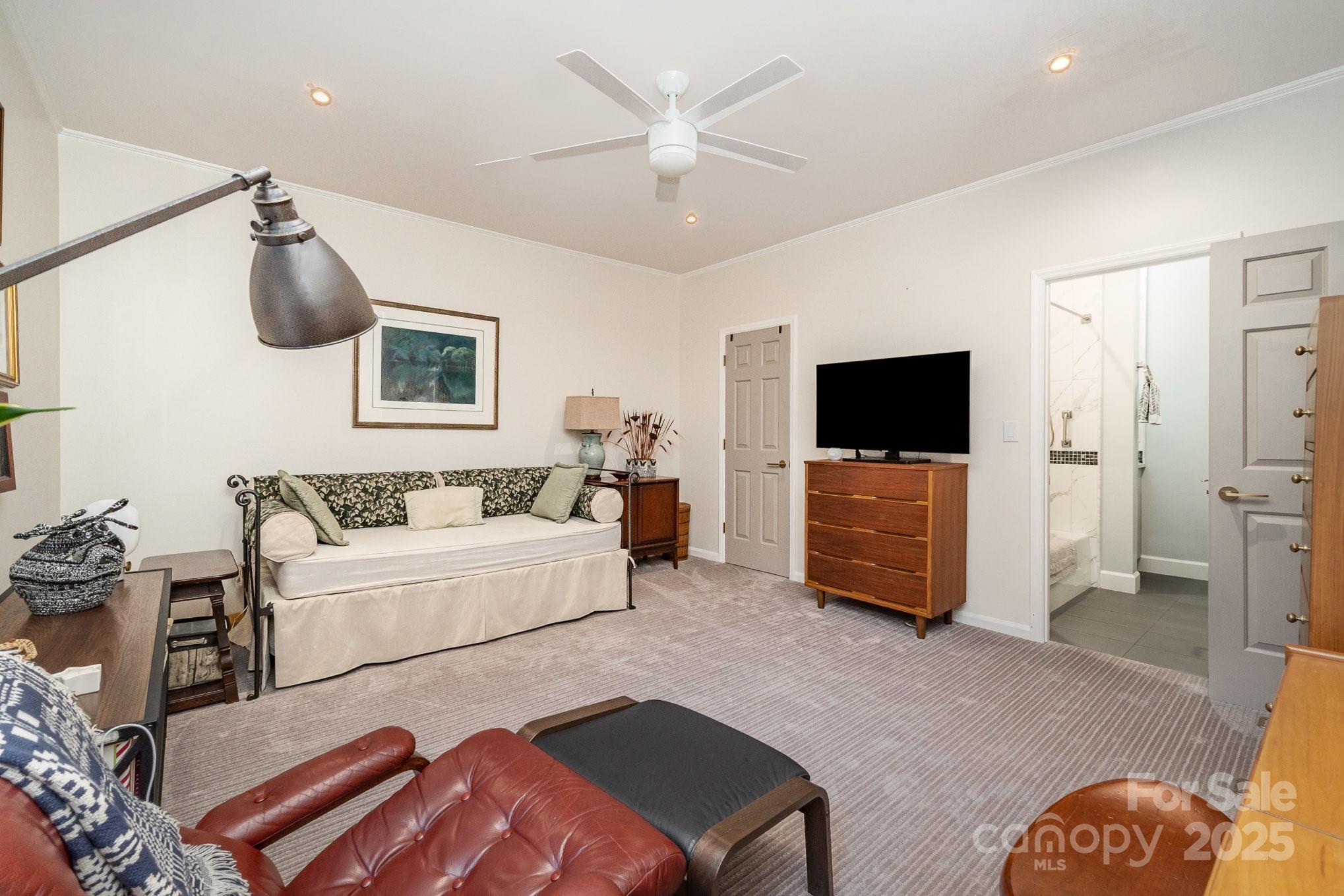 830 Cherokee Road Charlotte, NC 28207 - Photo 33 of 39 Gallery Image 33