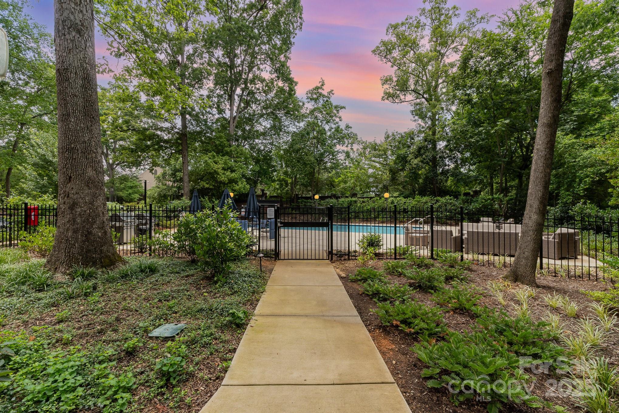 830 Cherokee Road Charlotte, NC 28207 - Photo 34 of 39 Gallery Image 34