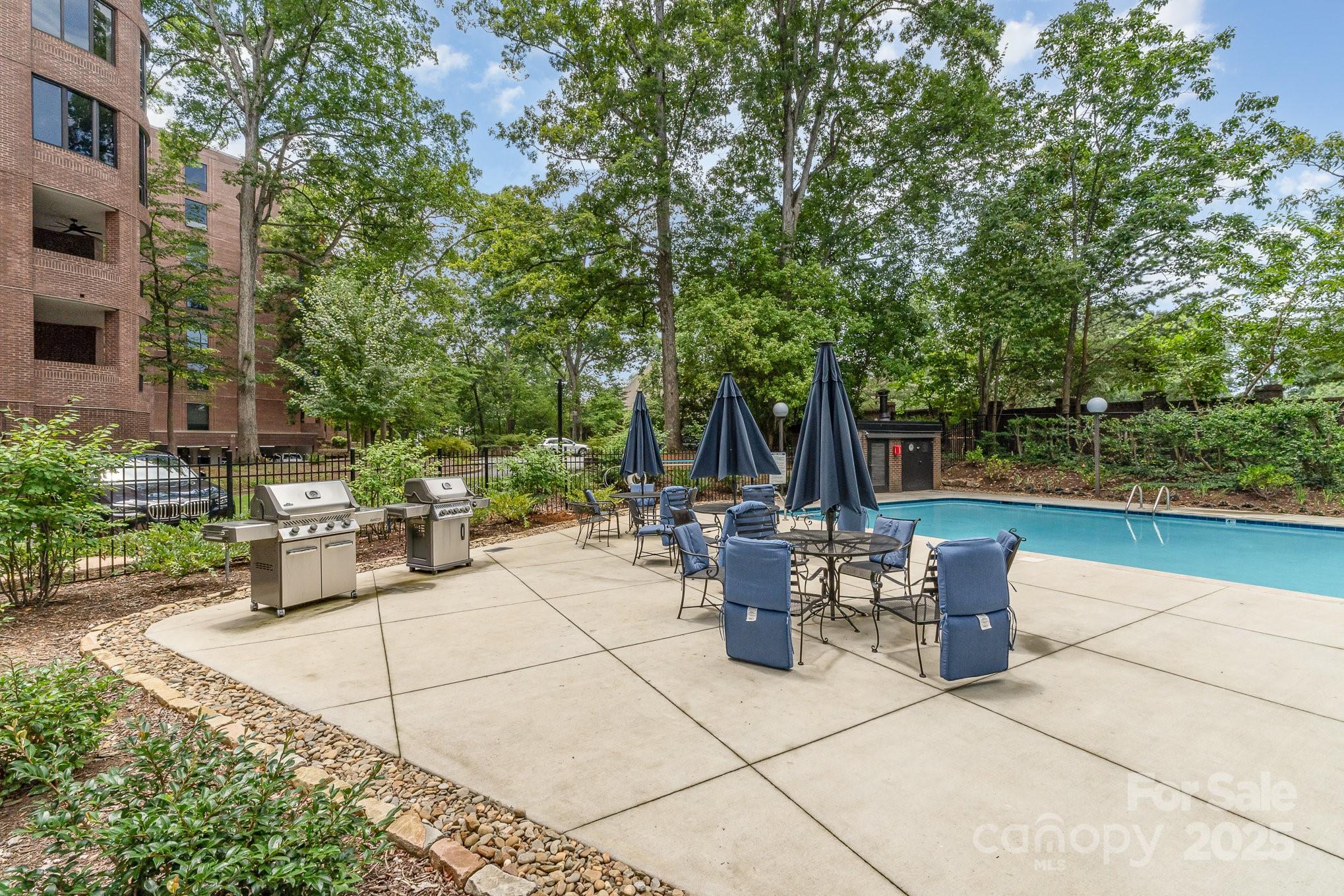 830 Cherokee Road Charlotte, NC 28207 - Photo 36 of 39 Gallery Image 36