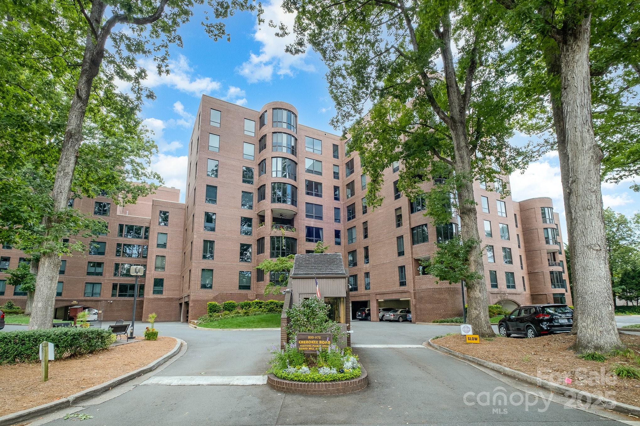 830 Cherokee Road Charlotte, NC 28207 - Photo 37 of 39 Gallery Image 37
