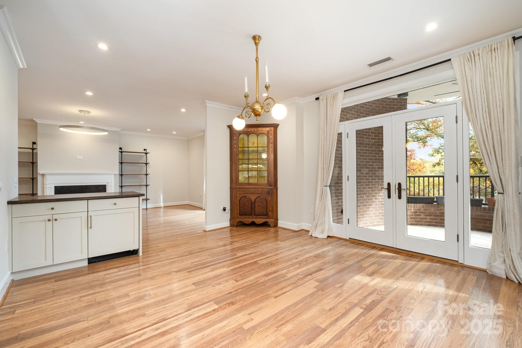 830 Cherokee Road Charlotte, NC 28207 - Photo 5 of 39 Gallery Image 5