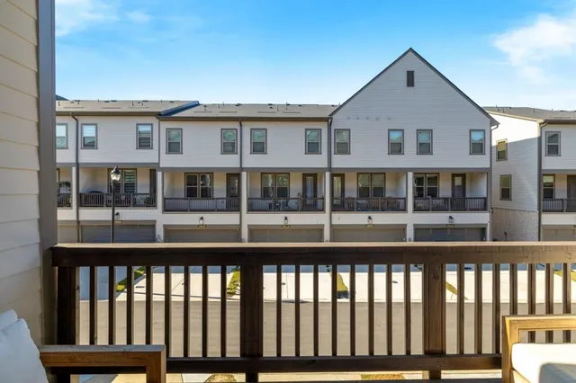 $469,000 | 3988 Allegretto Circle, Atlanta, GA 30339