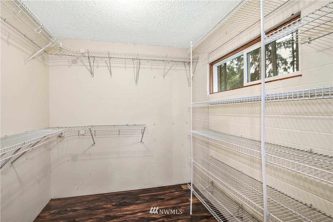 17618 Southeast 293rd Place Kent, WA 98042 - Photo 15 of 35 a view of walk in closet