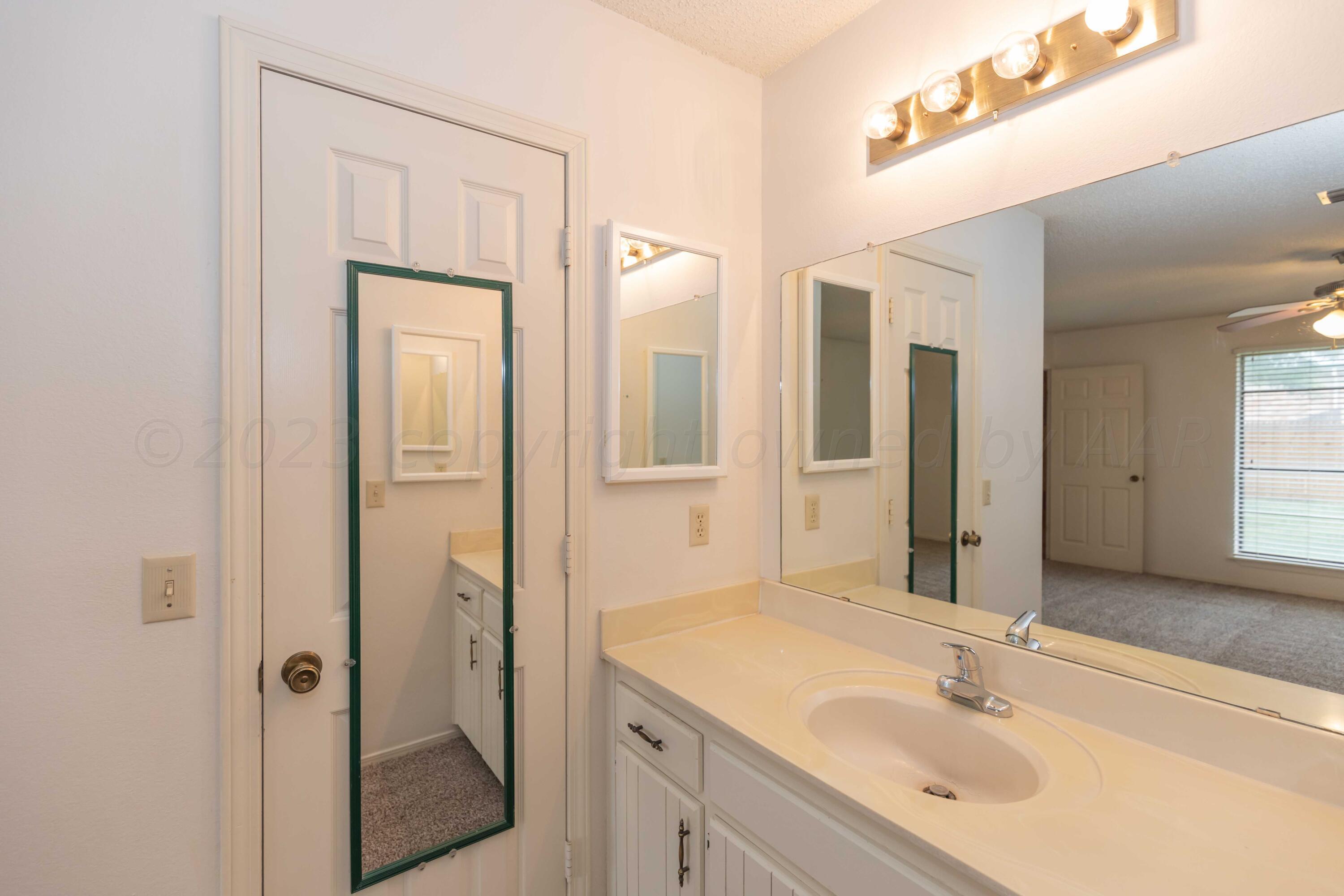6006 Rutgers Street Amarillo, TX 79109 - Photo 23 of 40 MASTER BATH VIEW 3