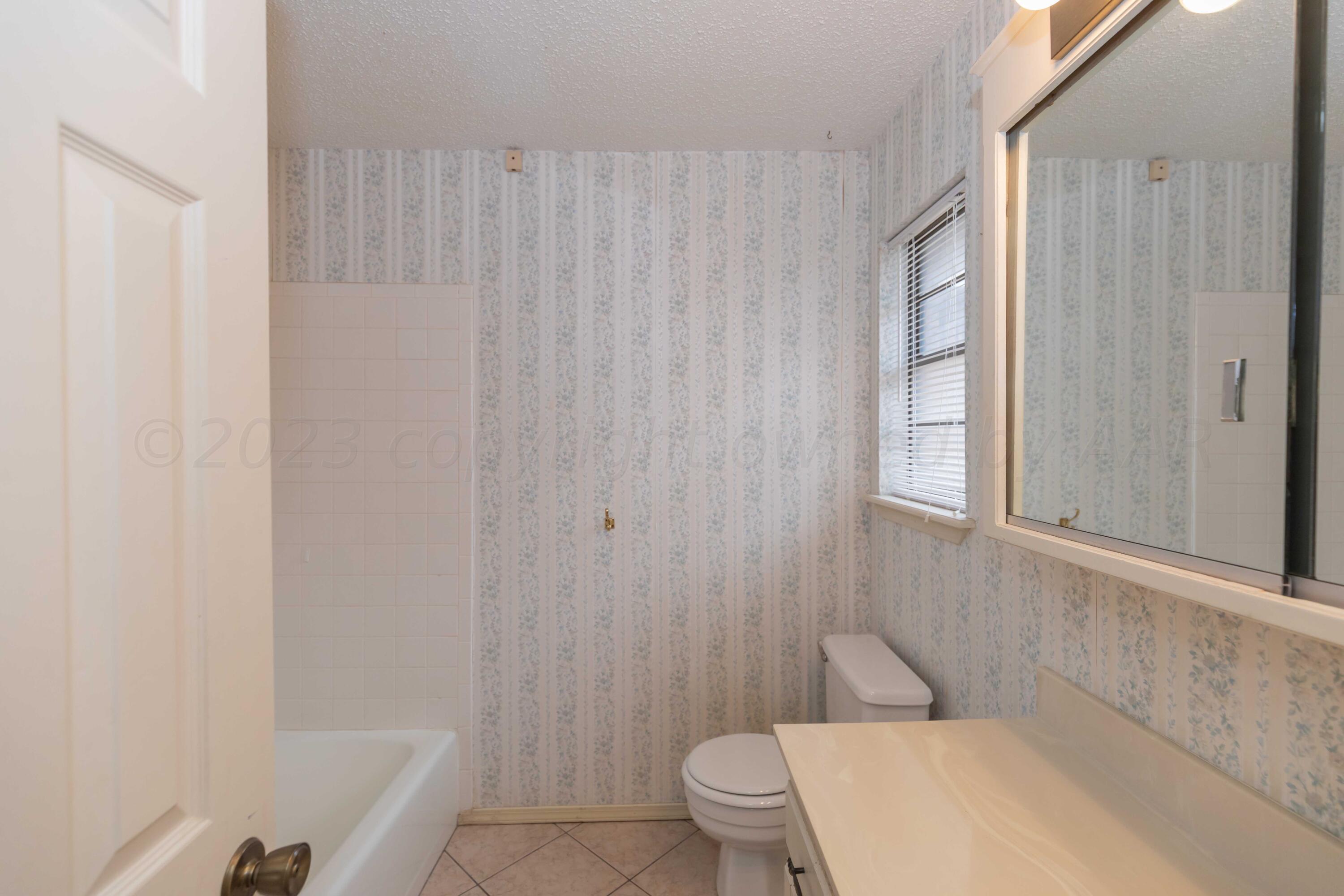 6006 Rutgers Street Amarillo, TX 79109 - Photo 29 of 40 BATHROOM 2 VIEW 2
