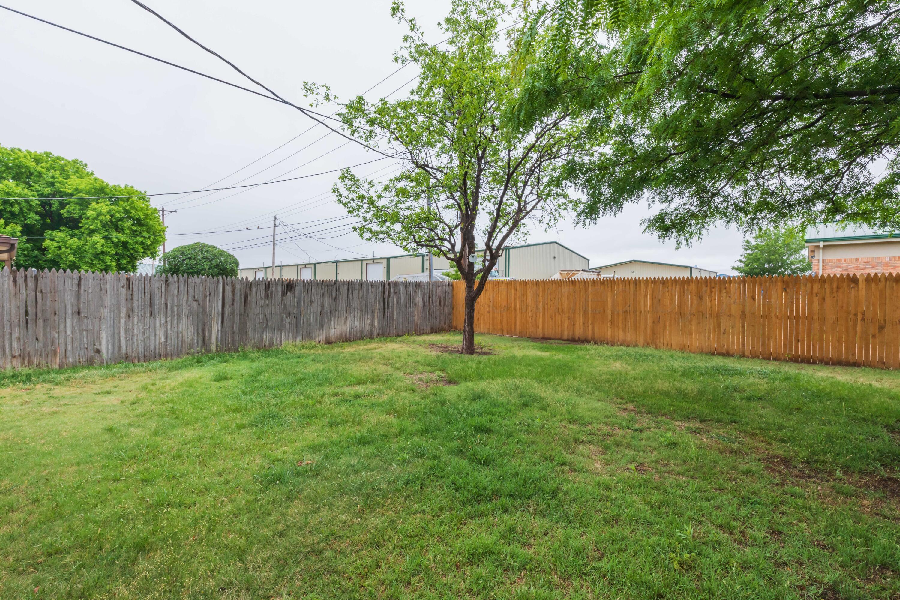6006 Rutgers Street Amarillo, TX 79109 - Photo 39 of 40 BACKYARD VIEW 1