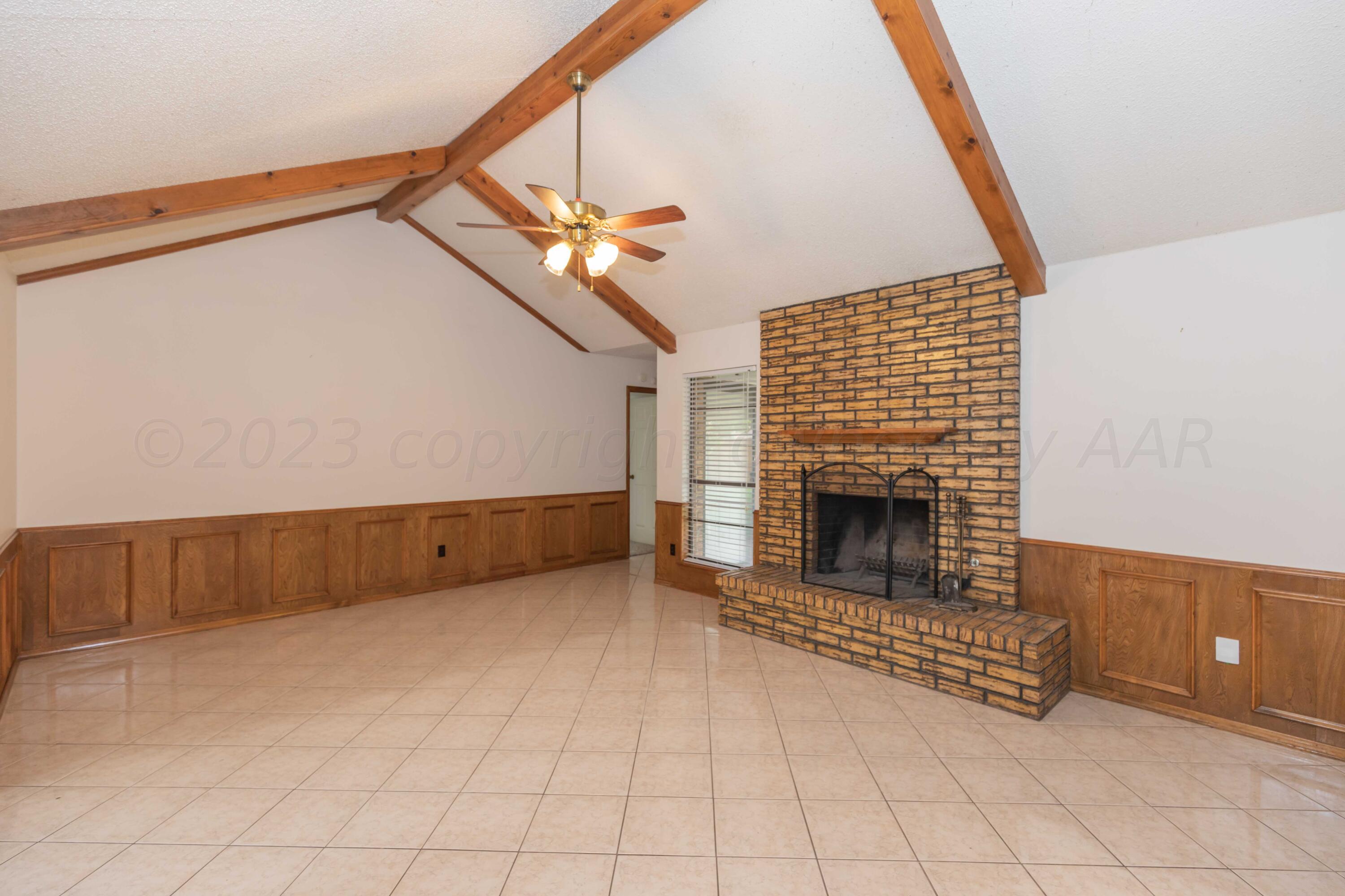 6006 Rutgers Street Amarillo, TX 79109 - Photo 8 of 40 LIVING ROOM VIEW 4