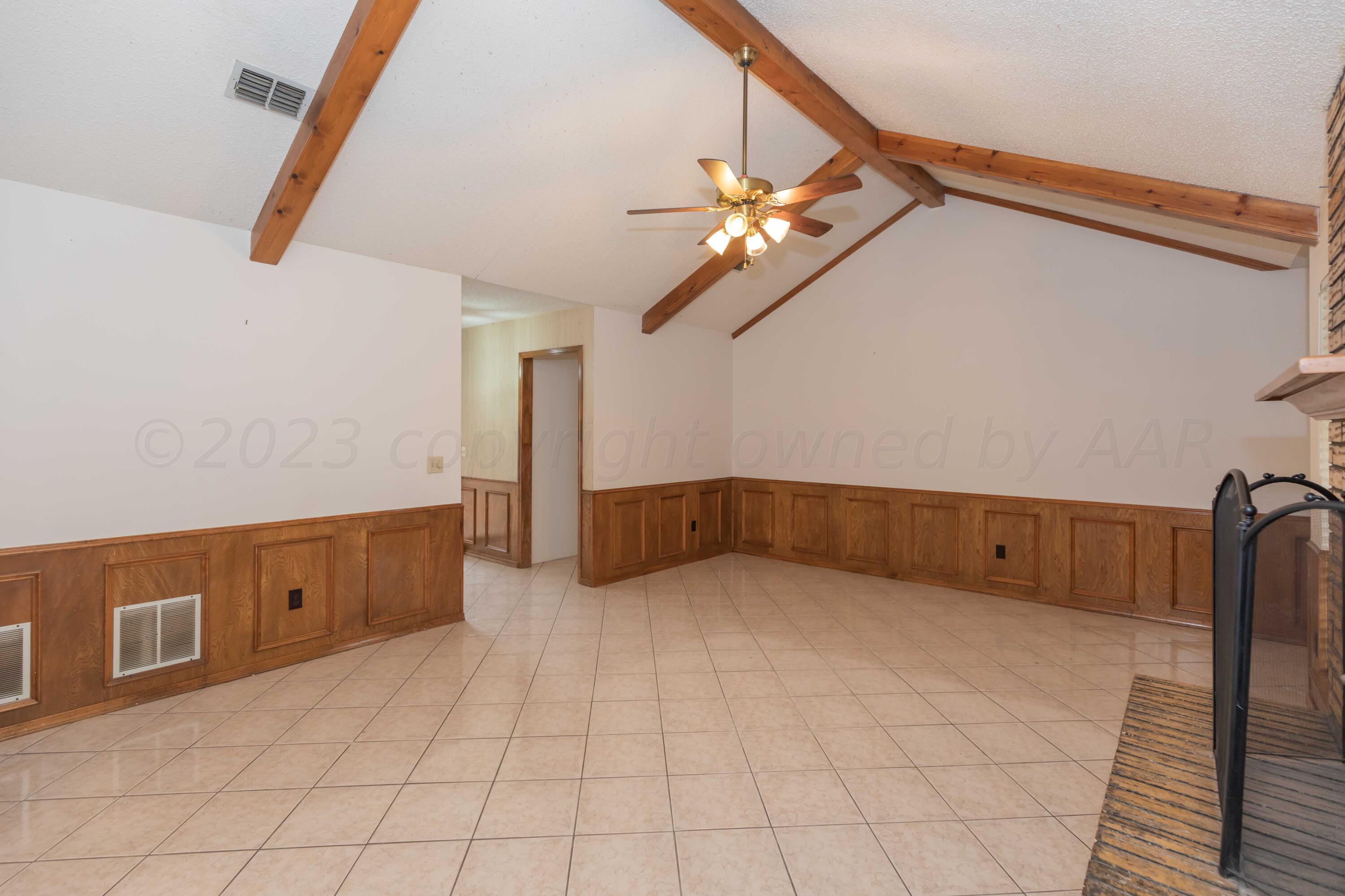 6006 Rutgers Street Amarillo, TX 79109 - Photo 9 of 40 LIVING ROOM VIEW 5