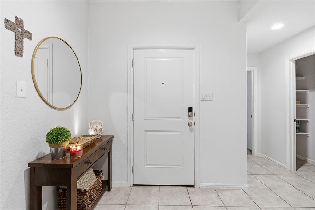 3400 Quiet Valley Road Fort Worth, TX 76123 - Photo 18 of 31 a very nice looking room with a mirror