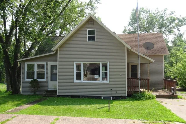 $59,900 | 110 East 9th Street, Neillsville, WI 54456