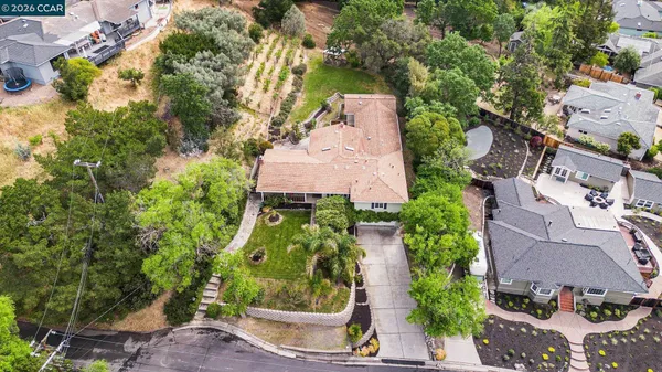 $1,999,000 | 4 Dale Court, Lafayette, CA 94595