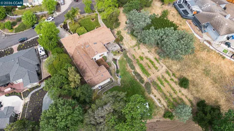 $1,999,000 | 4 Dale Court, Lafayette, CA 94595