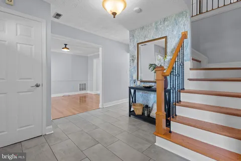 $527,900 | 8604 Valley Drive, Waldorf, MD 20603