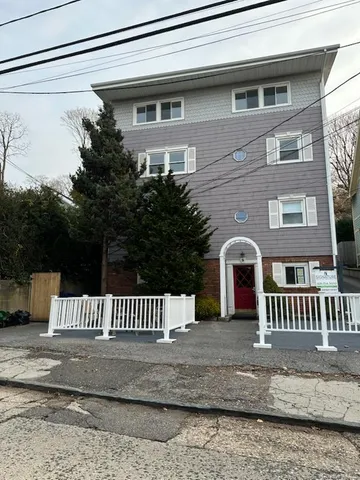 $4,625 | 76 Bayview Avenue, Unit D, Northport, NY 11768