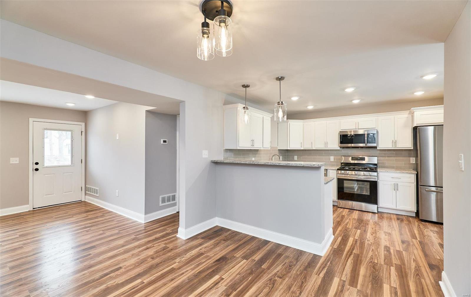 2969 Ridgeway Avenue St. Louis, MO 63114 - Photo 2 of 32 Gallery Image 2