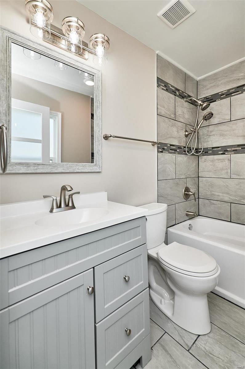 2969 Ridgeway Avenue St. Louis, MO 63114 - Photo 14 of 32 Gallery Image 14