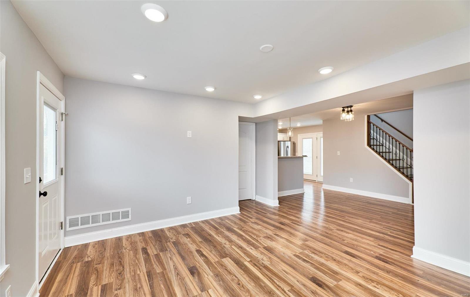 2969 Ridgeway Avenue St. Louis, MO 63114 - Photo 4 of 32 Gallery Image 4