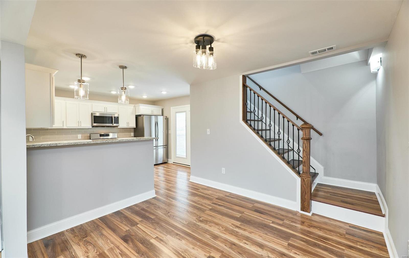 2969 Ridgeway Avenue St. Louis, MO 63114 - Photo 6 of 32 Gallery Image 6