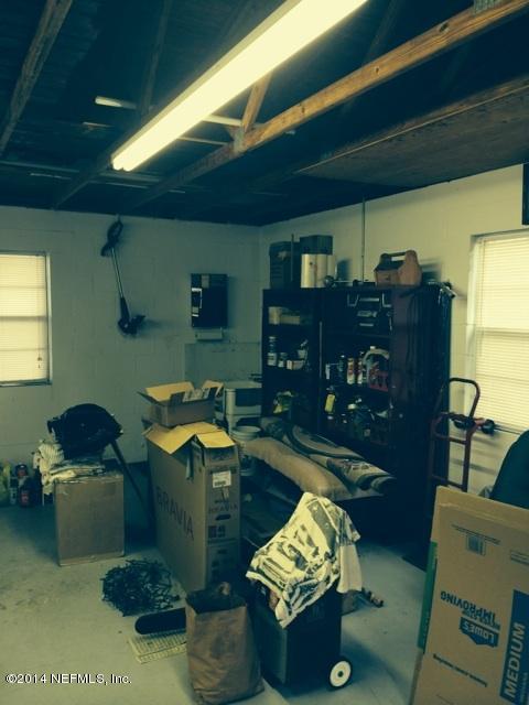 3544 Buckhead Road Jacksonville, FL 32216 - Photo 11 of 13 Garage