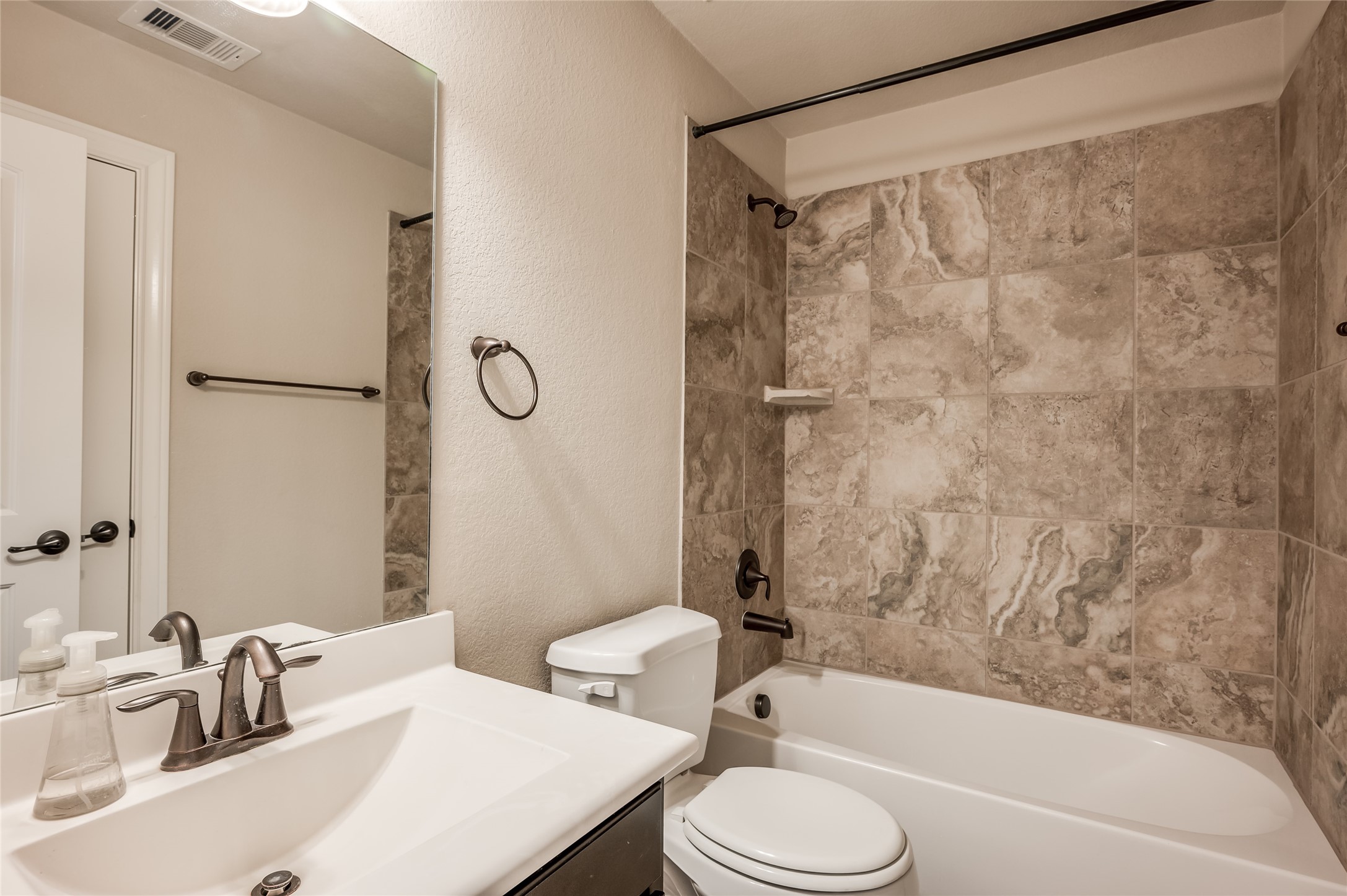 19006 Panther Peak Spring, TX 77388 - Photo 40 of 48 Full bath to acammodate use of Bonus room