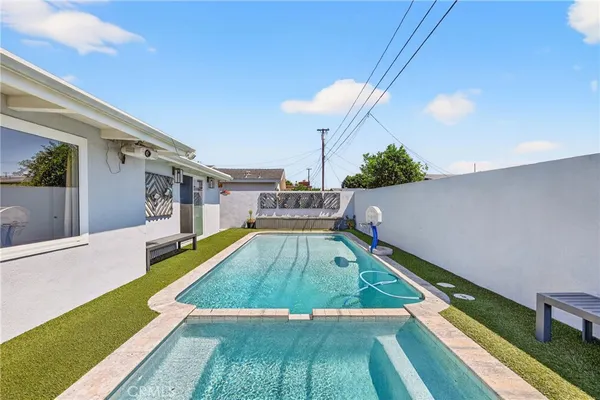 $925,000 | 3210 East Janice Street, Long Beach, CA 90805