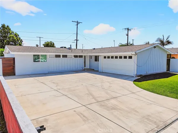 $925,000 | 3210 East Janice Street, Long Beach, CA 90805