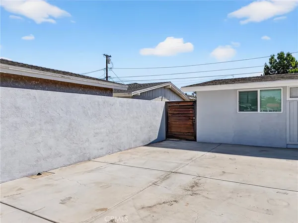 $925,000 | 3210 East Janice Street, Long Beach, CA 90805