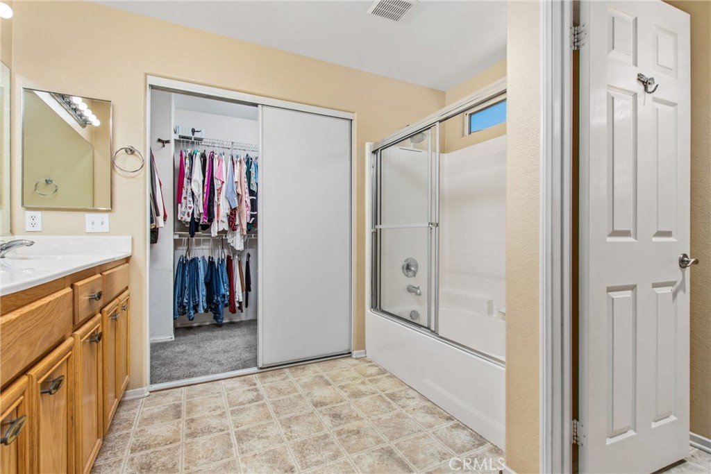 29341 Wildcat Canyon Road Menifee, CA 92587 - Photo 16 of 36 Primary Bath