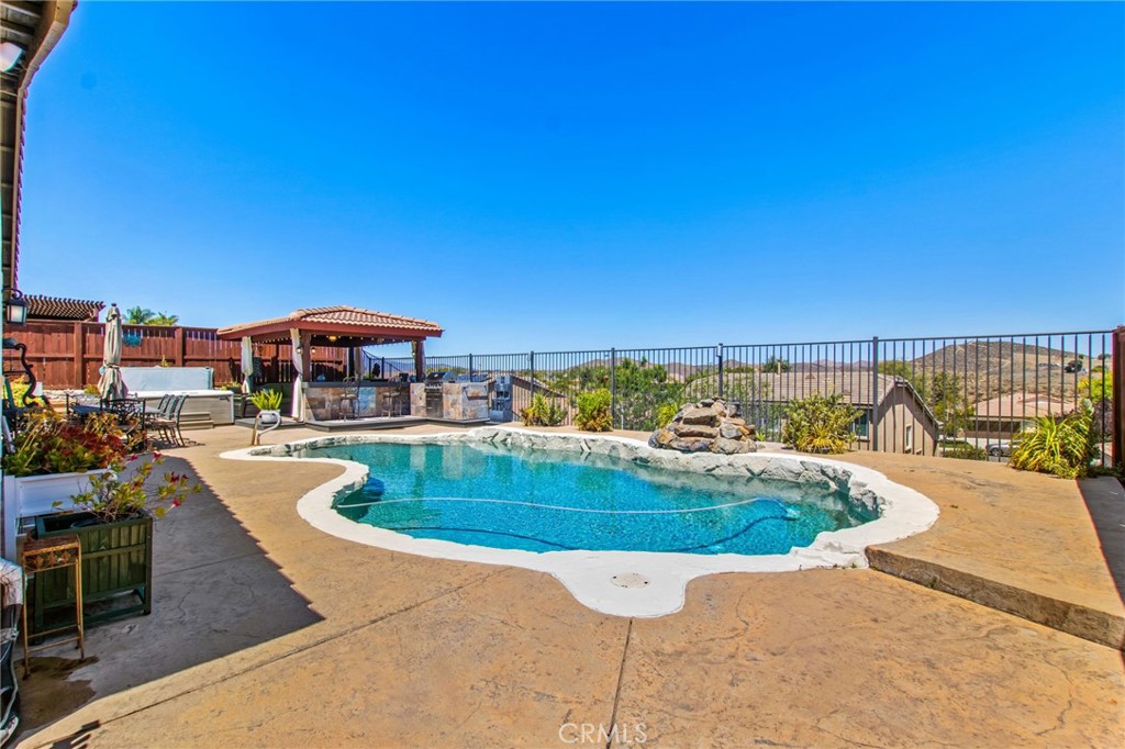 29341 Wildcat Canyon Road Menifee, CA 92587 - Photo 25 of 36 Awesome Backyard