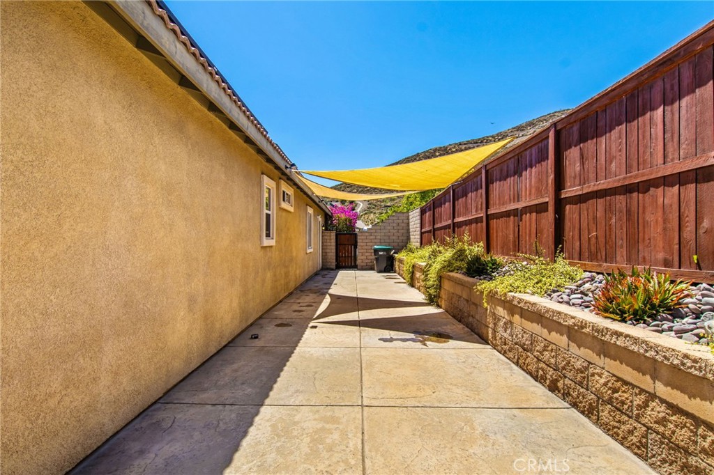29341 Wildcat Canyon Road Menifee, CA 92587 - Photo 30 of 36 Side yard Right