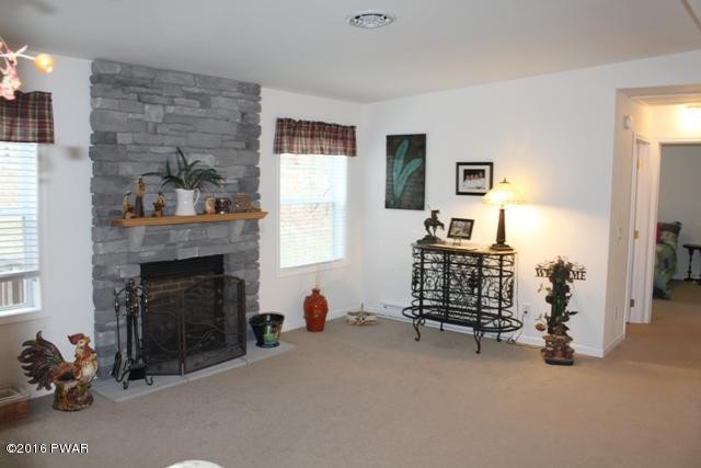 6 Family room