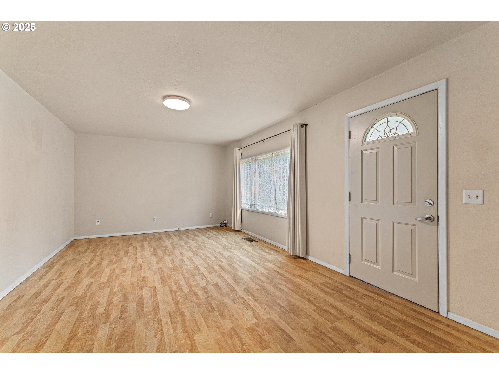 93521 Pleasant Valley Lane Myrtle Point, OR 97458 - Photo 11 of 46