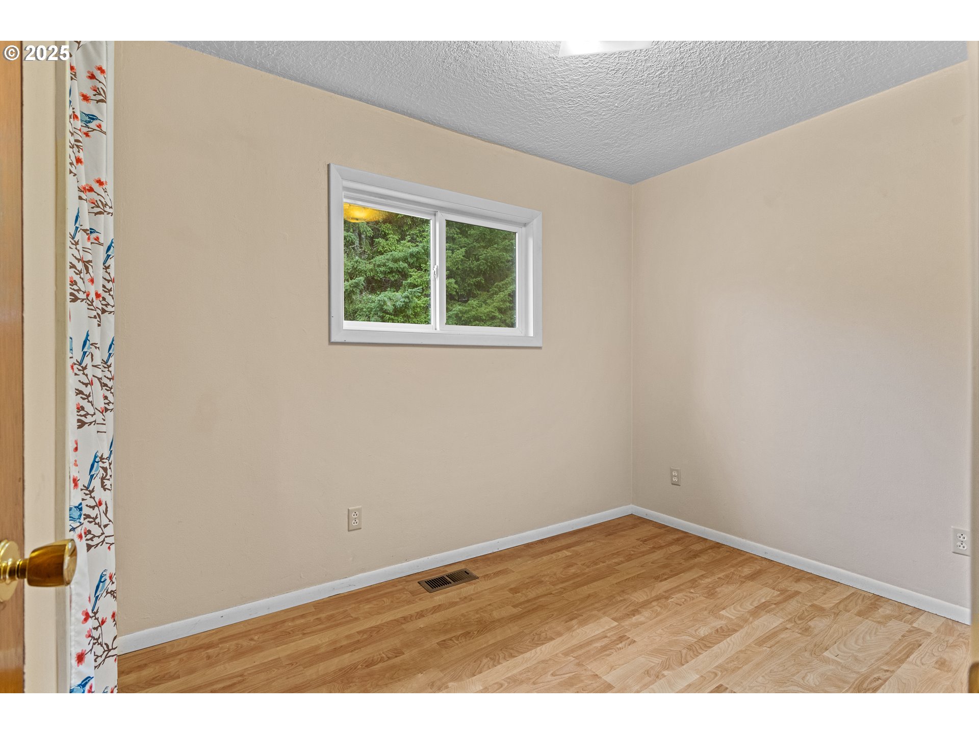 93521 Pleasant Valley Lane Myrtle Point, OR 97458 - Photo 16 of 46