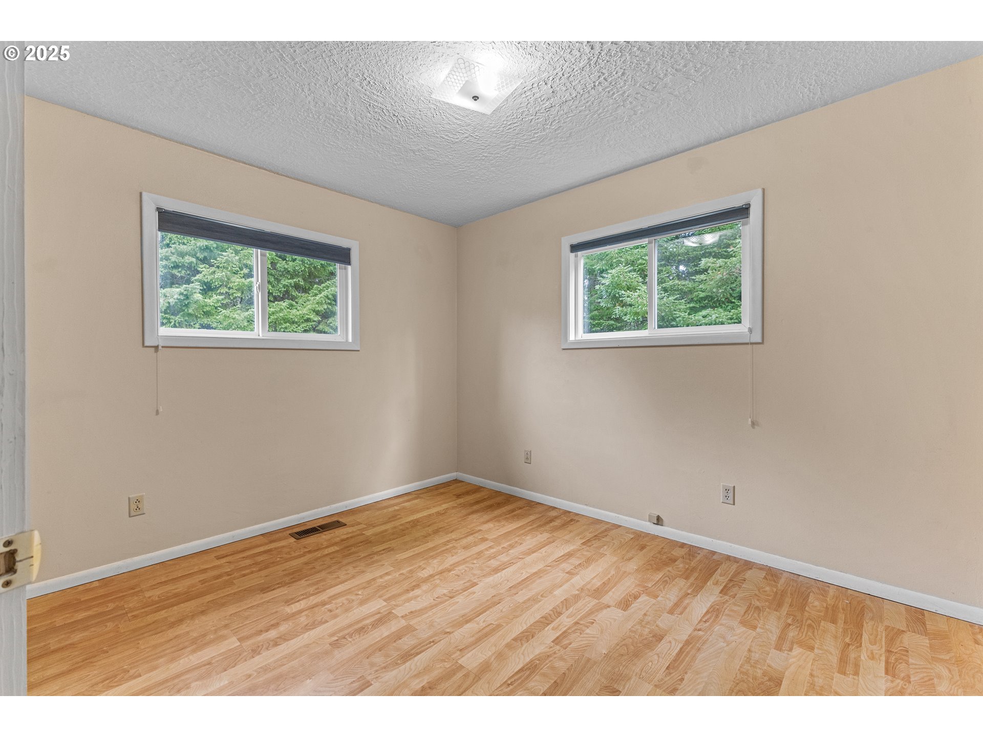 93521 Pleasant Valley Lane Myrtle Point, OR 97458 - Photo 17 of 46