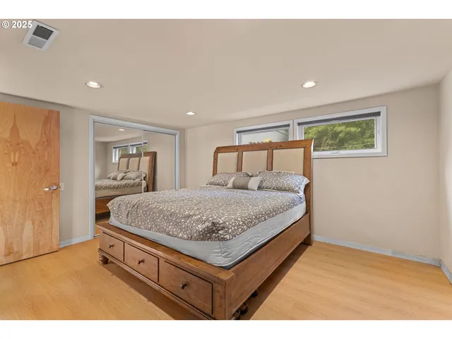 $565,000 | 93521 Pleasant Valley Lane, Myrtle Point, OR 97458