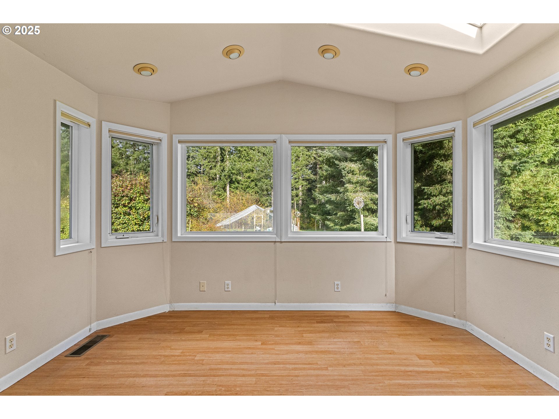 93521 Pleasant Valley Lane Myrtle Point, OR 97458 - Photo 34 of 46